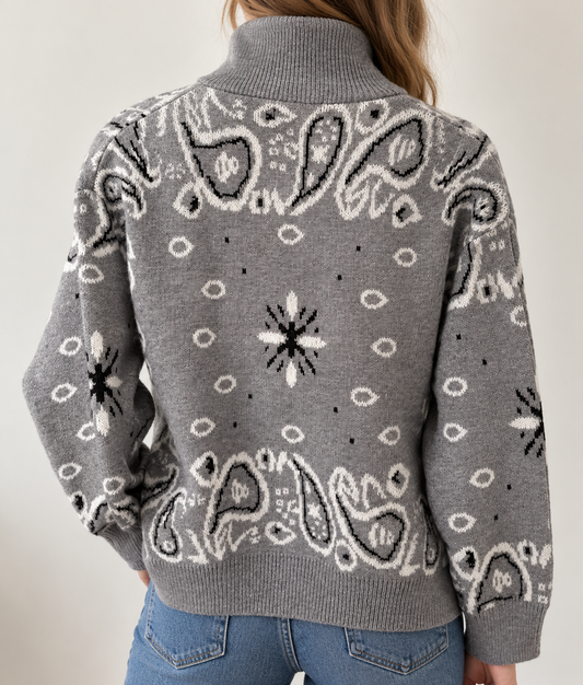 Dos du pull gris bandana
