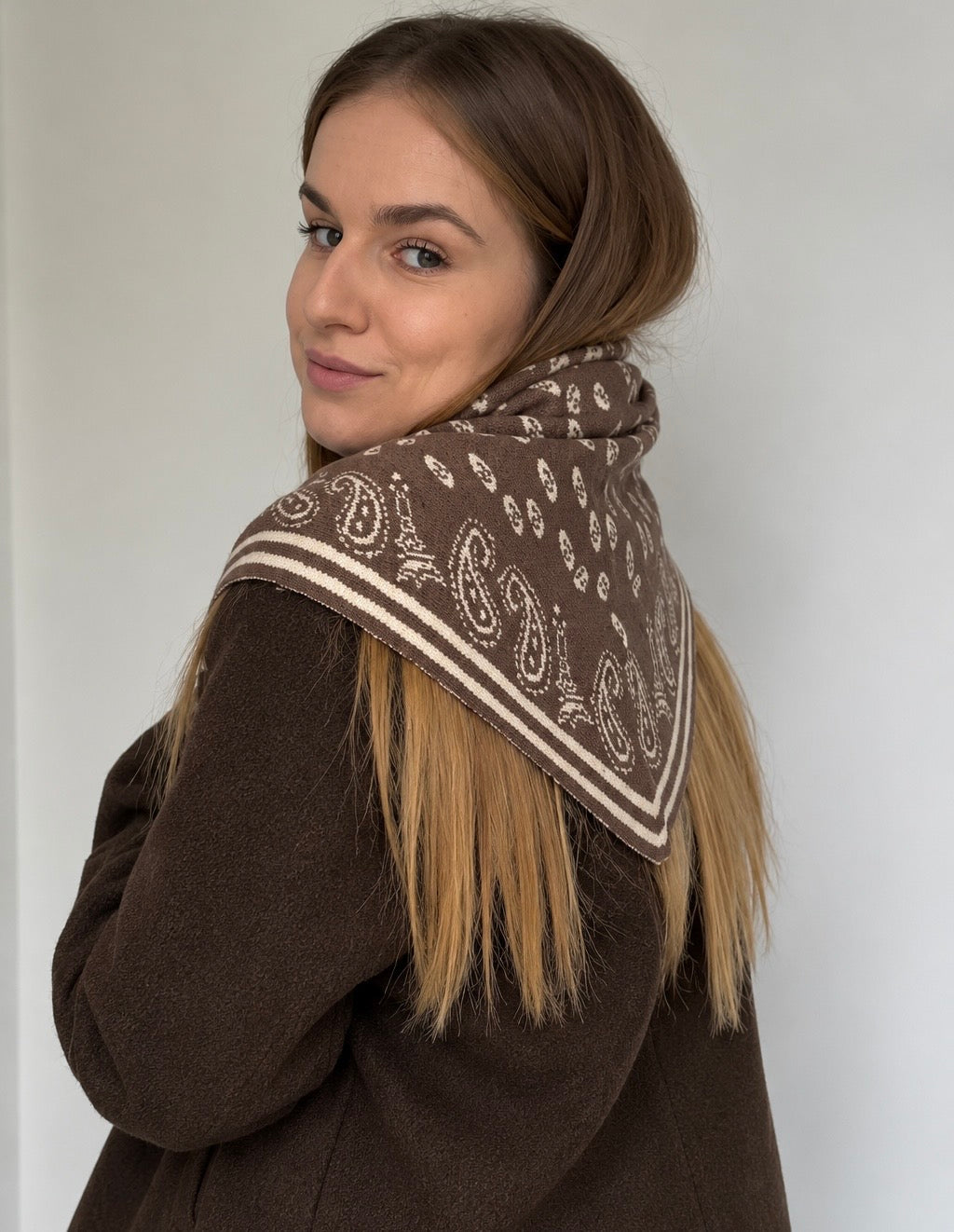 Écharpe triangle réversible taupe & écru